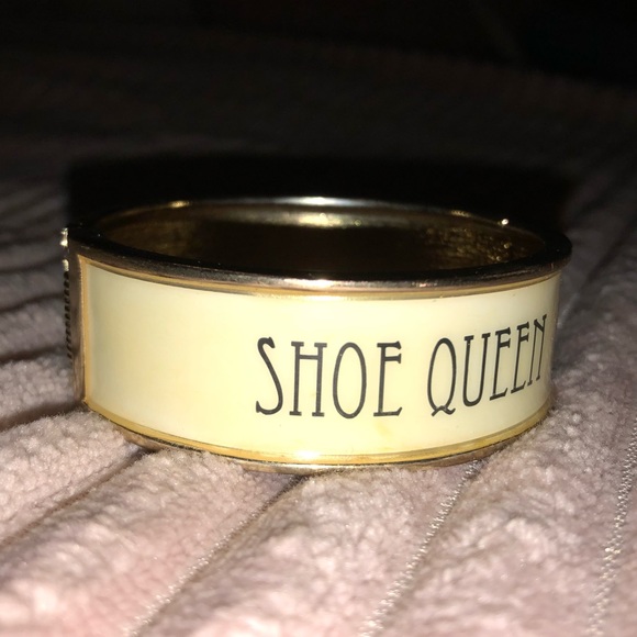 β Shoe Queen β Magnetic Gold Bracelet - Picture 2 of 6